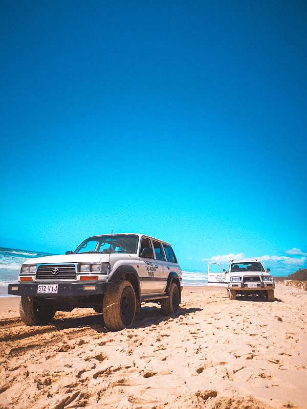 pippies 4wd  car on the beach